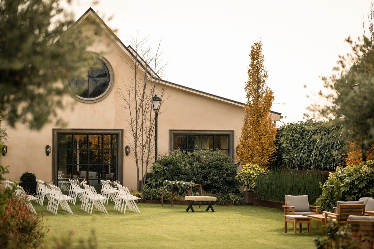 Jardines de Finca Miravalle junto al pabellón acristalado