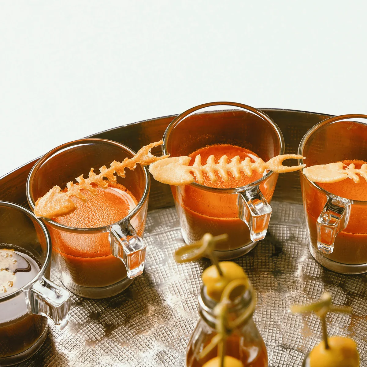 Vasitos de gazpacho con tempura crujiente