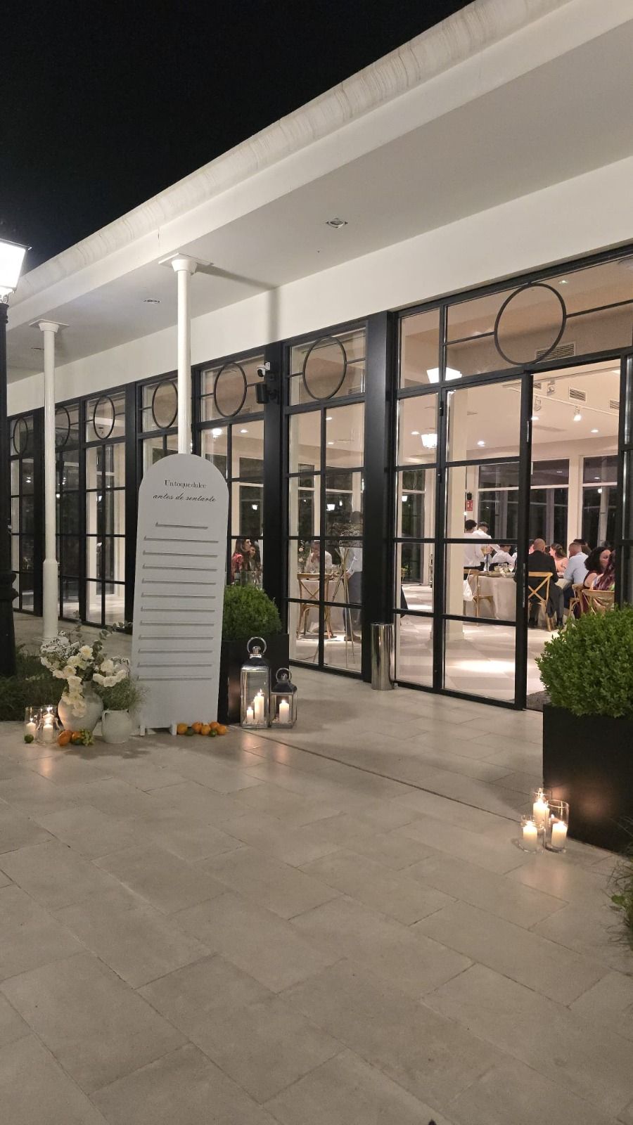 The Gallery · night view