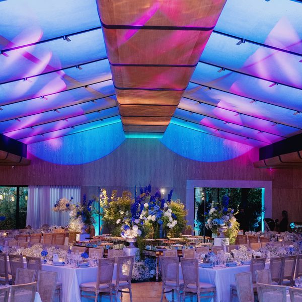 La Pradera iluminada para un banquete de noche